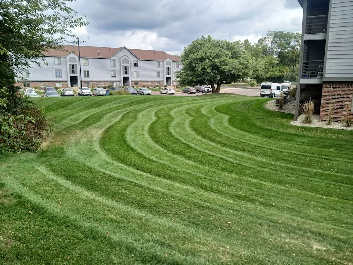 Personal Touch Lawn & Landscaping, LLC Picture 4