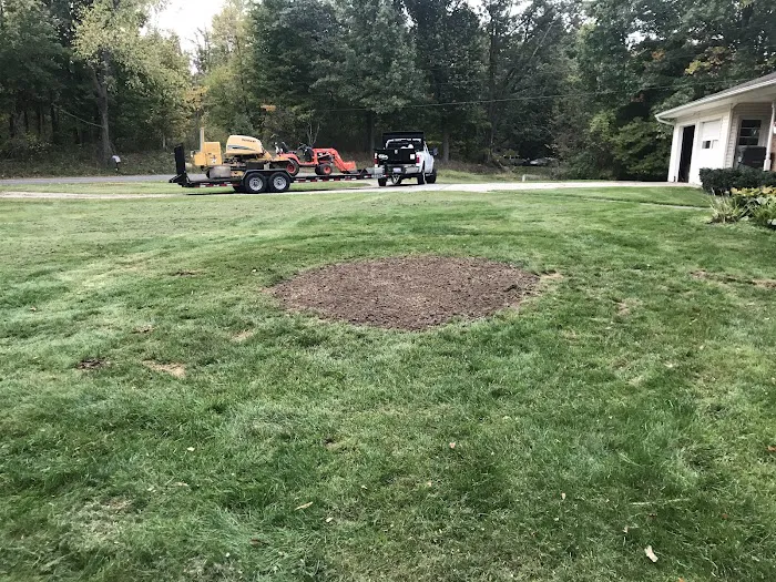 J&M Outdoor Services LLC Picture 1