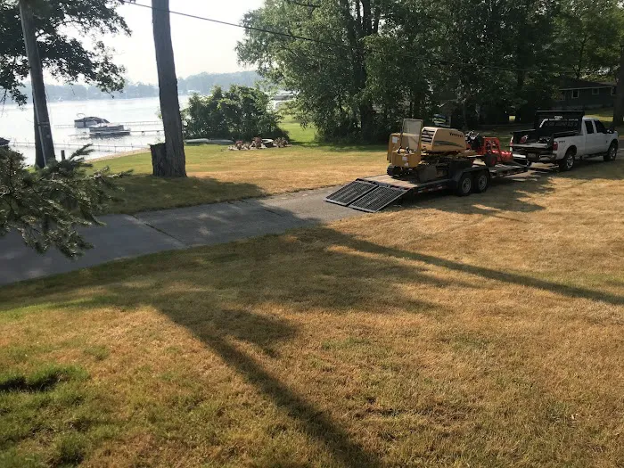 J&M Outdoor Services LLC Picture 2