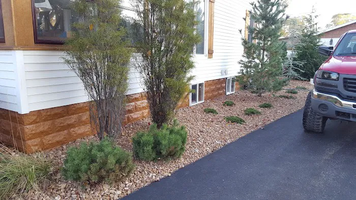 Shoreline Lawn & Landscape Picture 1