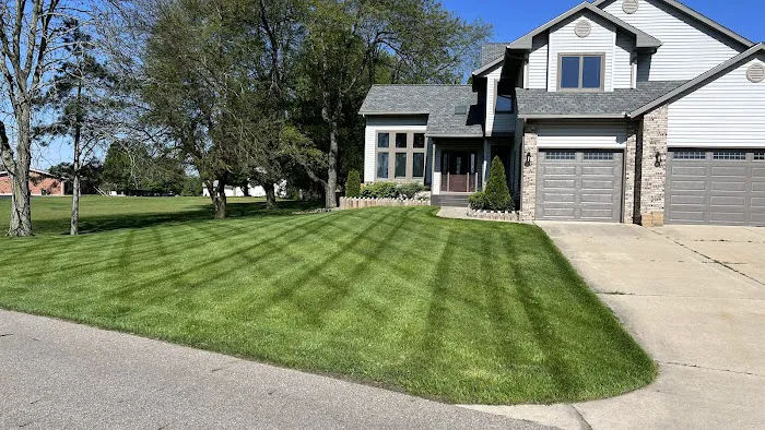 Chapman's Lawn Service Picture 7