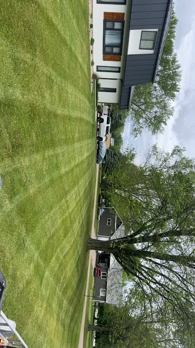 Chapman's Lawn Service Picture 2
