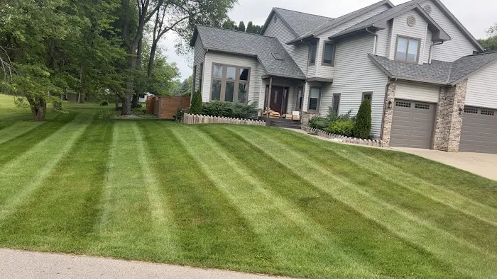 Chapman's Lawn Service Picture 1