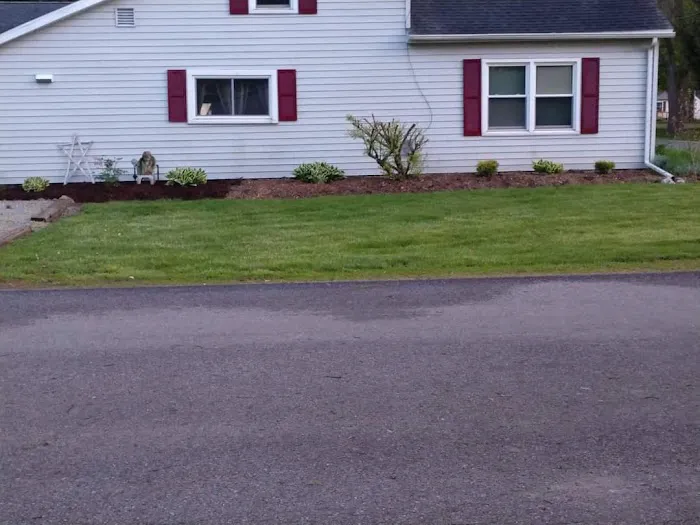 Outlaw landscaping and lawn Picture 9