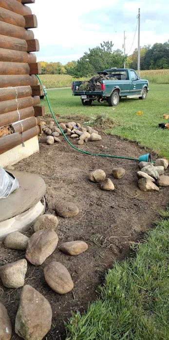 Outlaw landscaping and lawn Picture 1