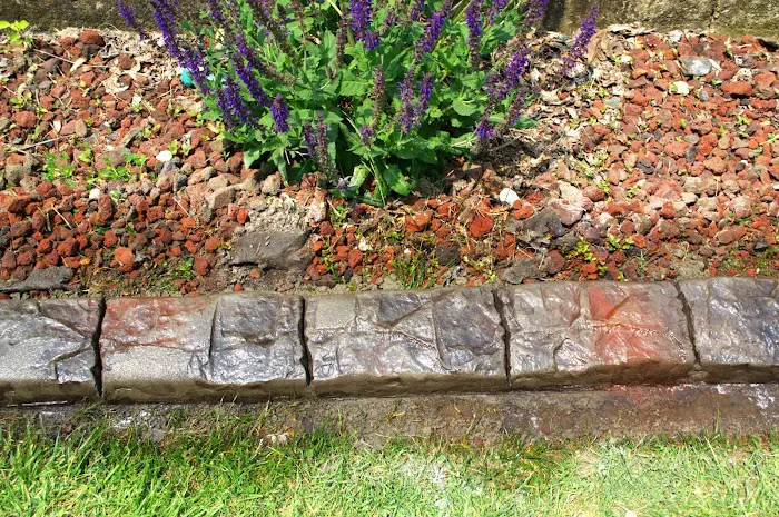 Creative Curb Landscape Edging-Ohio Picture 3