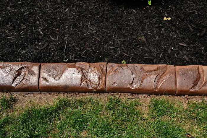 Creative Curb Landscape Edging-Ohio Picture 4