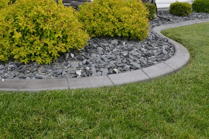Creative Curb Landscape Edging-Ohio Picture 9