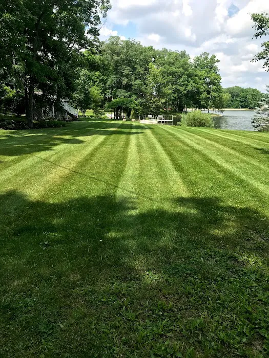 Sir Newton Lawn Care LLC Picture 3