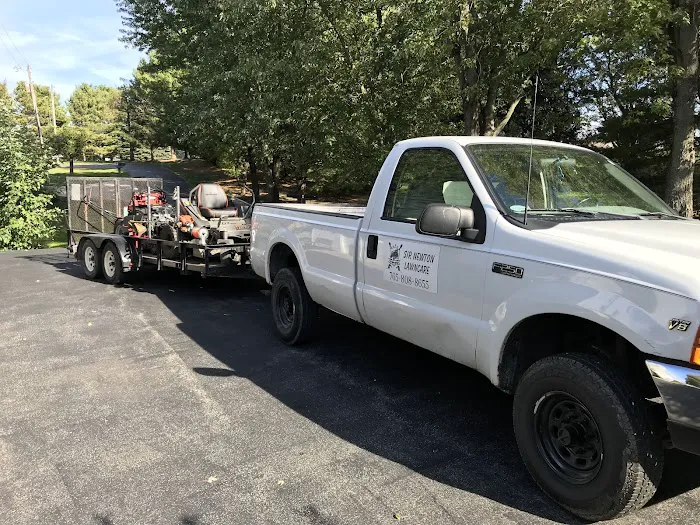 Sir Newton Lawn Care LLC Picture 2