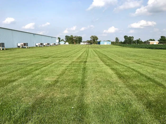 Sir Newton Lawn Care LLC Picture 5