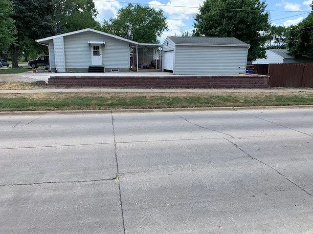 Koch Landscaping and Hauling Inc. Picture 1