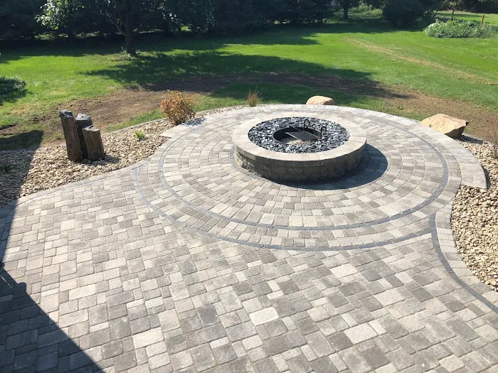 Country Club Lawn Care and Landscaping Picture 7