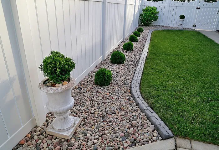 Border Magic by BB Landscaping Services LLC Picture 5
