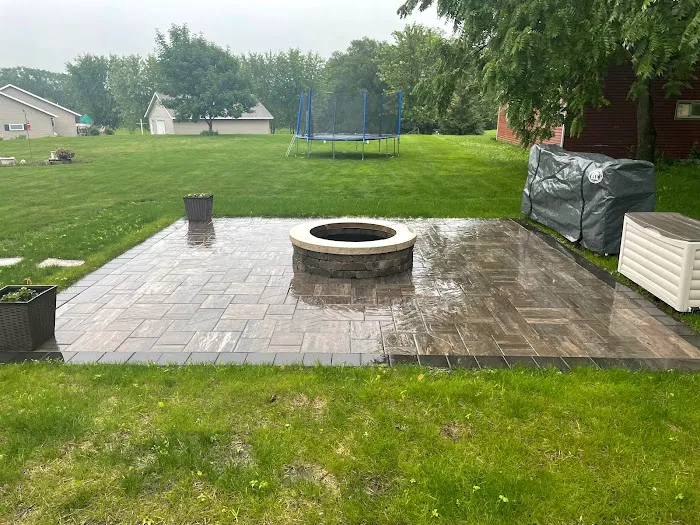 Johnson Landscaping Picture 3