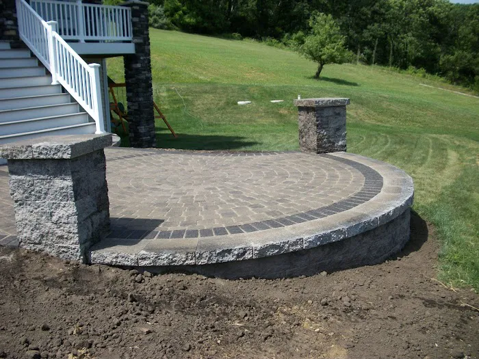 Kreibich Landscaping LLC Picture 1