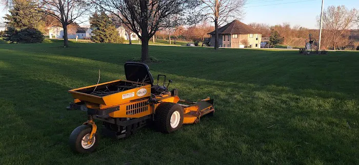 Midwest Lawncare And Landscaping LLC Picture 4