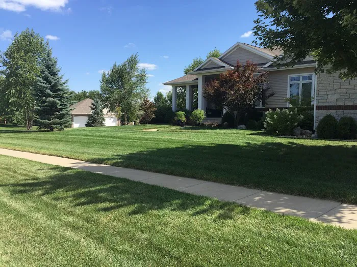 Half Moon Landscaping Picture 2