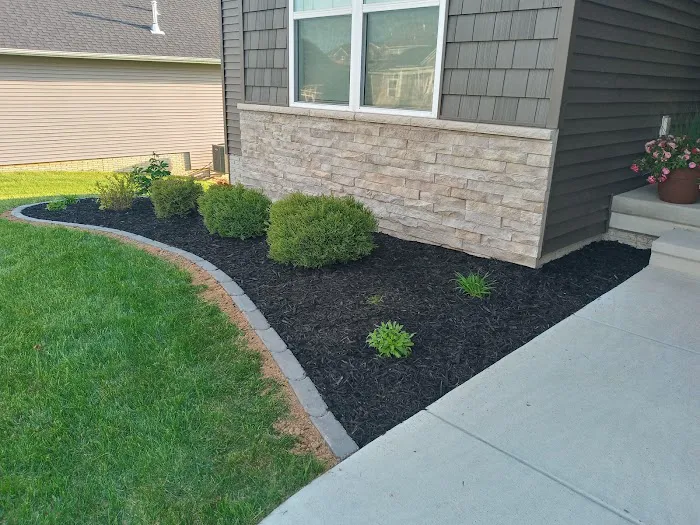 Prairie Rose Lawn & Landscape Picture 4