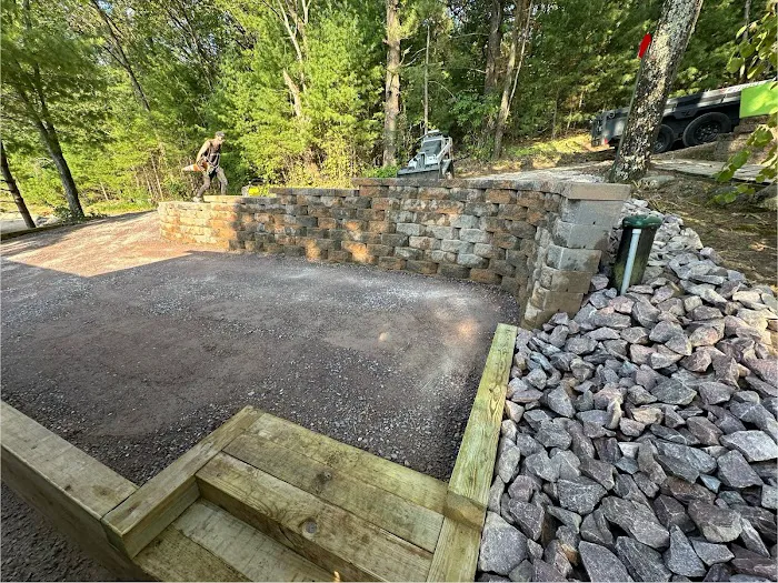 Making Moves Landscaping and excavating LLC Picture 2
