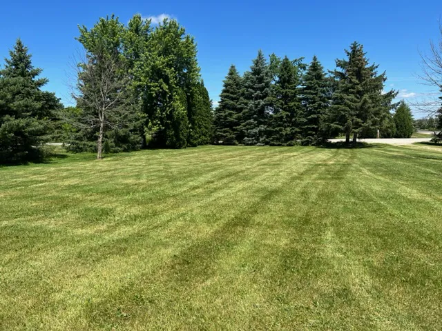 LawnPros Fond du Lac | Commercial Snow Removal Picture 2