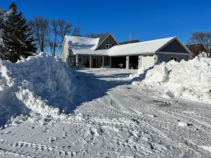 Winnebago Lawn & Landscaping LLC Picture 2