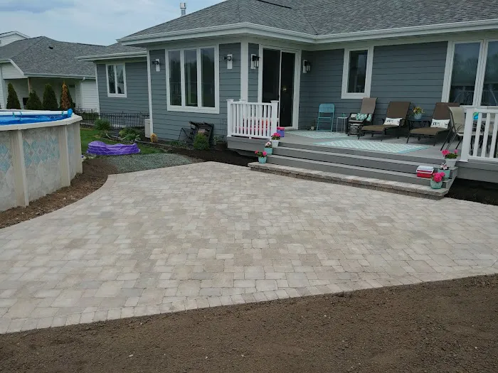 Jansen & Sixel Landscaping Llc Picture 1