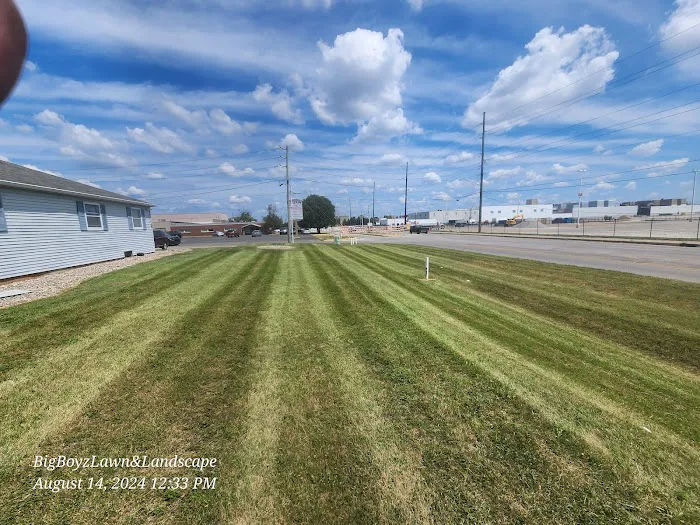 Big Boyz Lawn & Landscape LLC Picture 1