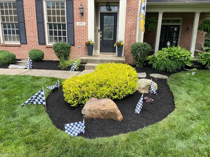 R&C Tree And Landscaping Picture 9