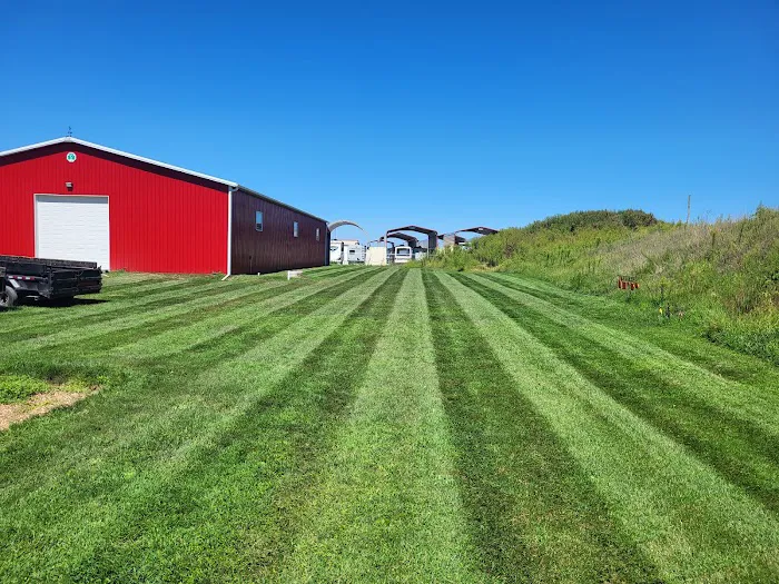 Luxury Lawn Care Picture 2