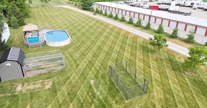 Luxury Lawn Care Picture 1