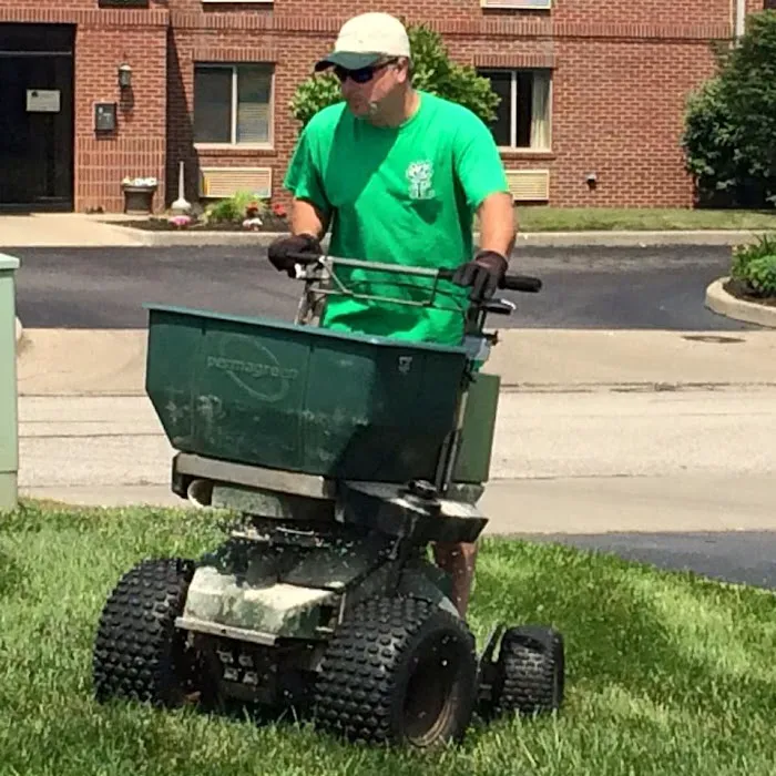 Simply Green Lawn Service LLC Picture 4