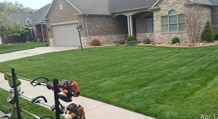 Newburgh Lawn & Landscape Picture 5