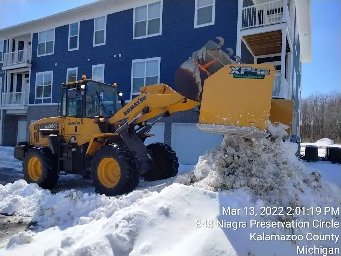 Elite Landscape and Snow Services LLC Picture 1