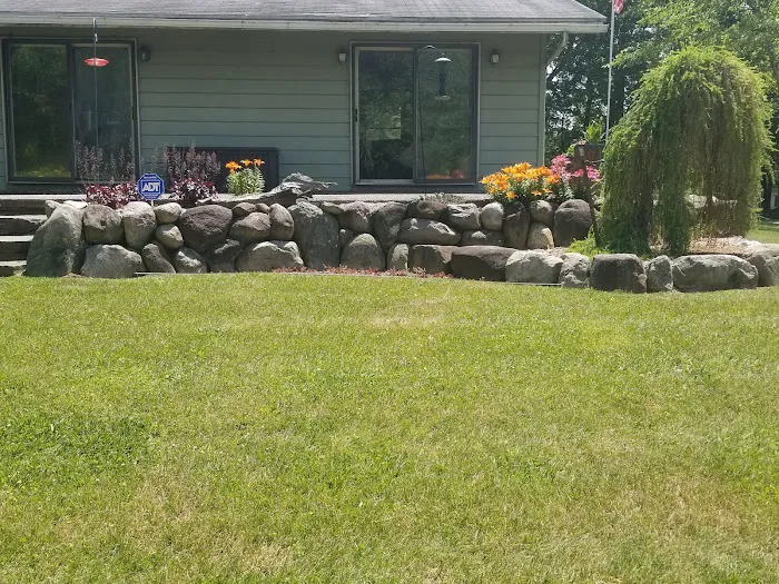 K & K Landscaping Picture 1