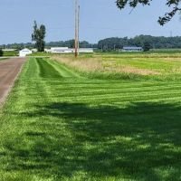 Straightline Lawncare and Landscaping ico
