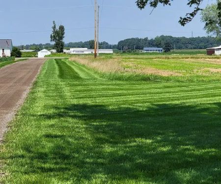 Straightline Lawncare and Landscaping