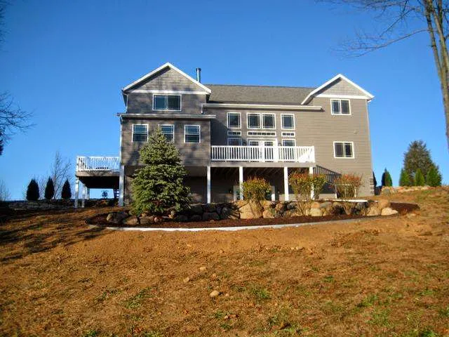 Lenhart's Landscaping Picture 5