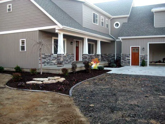 Lenhart's Landscaping Picture 8