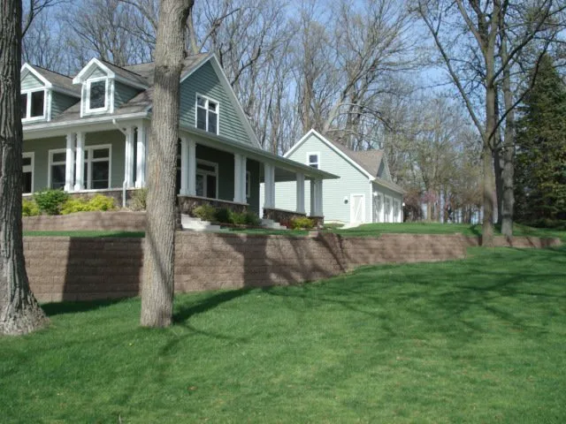 Moore's Landscaping Picture 7