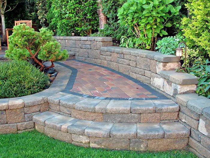 Alvarado Lawn & Landscape LLC Picture 7