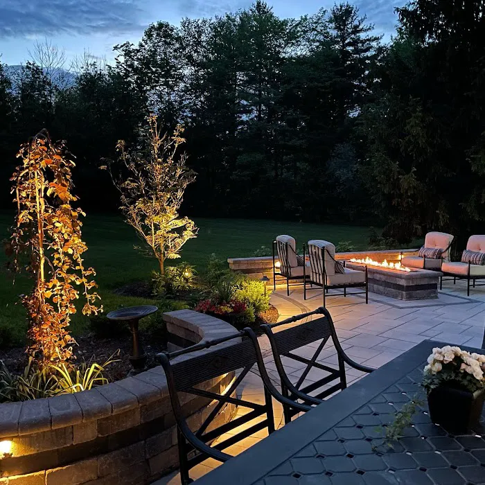 Glimmer Landscape Lighting Picture 3
