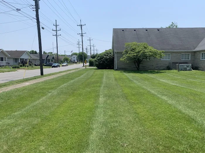 Professional Lawn Maintenance LLC Picture 6