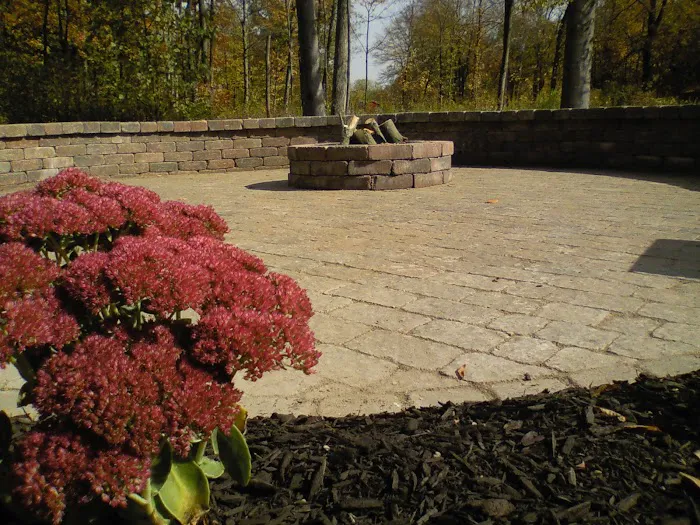 Ross Lawns & Landscaping Picture 3