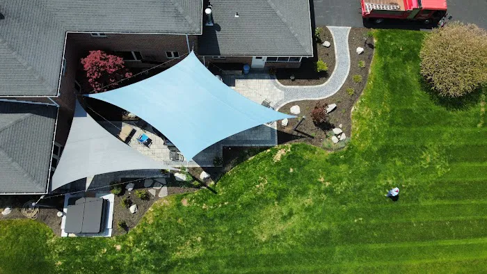 KAH Landscaping Picture 1
