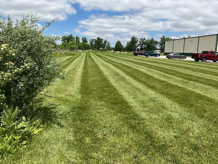Straight Line Outdoor Picture 3