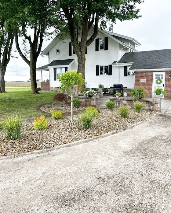 Straight Line Outdoor Picture 2