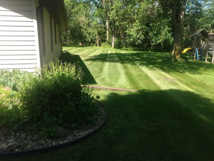T's Turf Cuts Picture 4