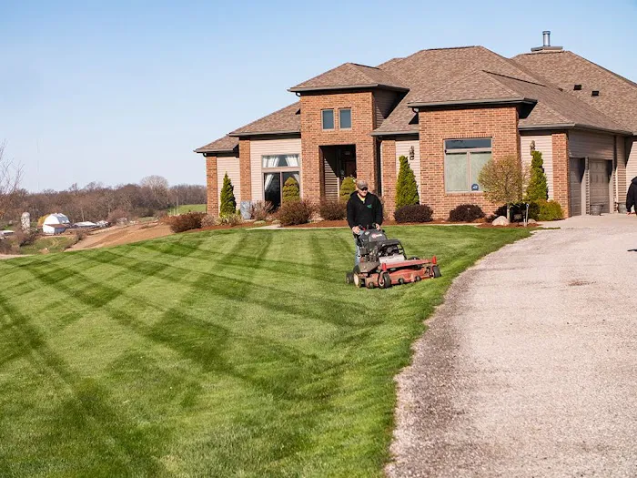 Emerald Green Lawn Care & Landscaping, Inc Picture 3
