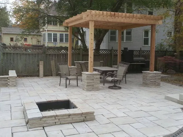 Emerald Green Lawn Care & Landscaping, Inc Picture 1